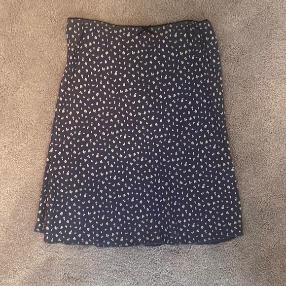 Brandy Melville Dresses & Skirts - Brandy Melvile Floral Skirt